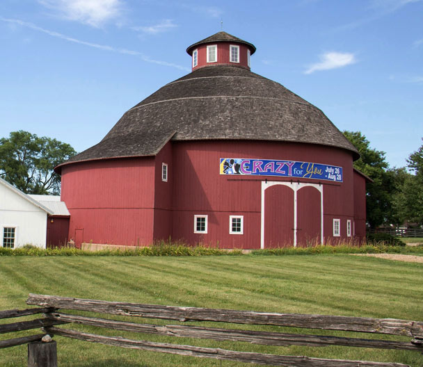 While staying at the Comfort Suites® North, Elkhart, Indiana, visit many interesting local attractions such as The 
Round Barn Theater at Amish Acres in Nappanee Indiana