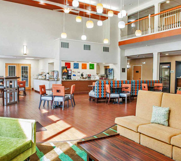 Comfort Suites® North, Elkhart, Indiana has a spacious, inviting, comfortable lobby